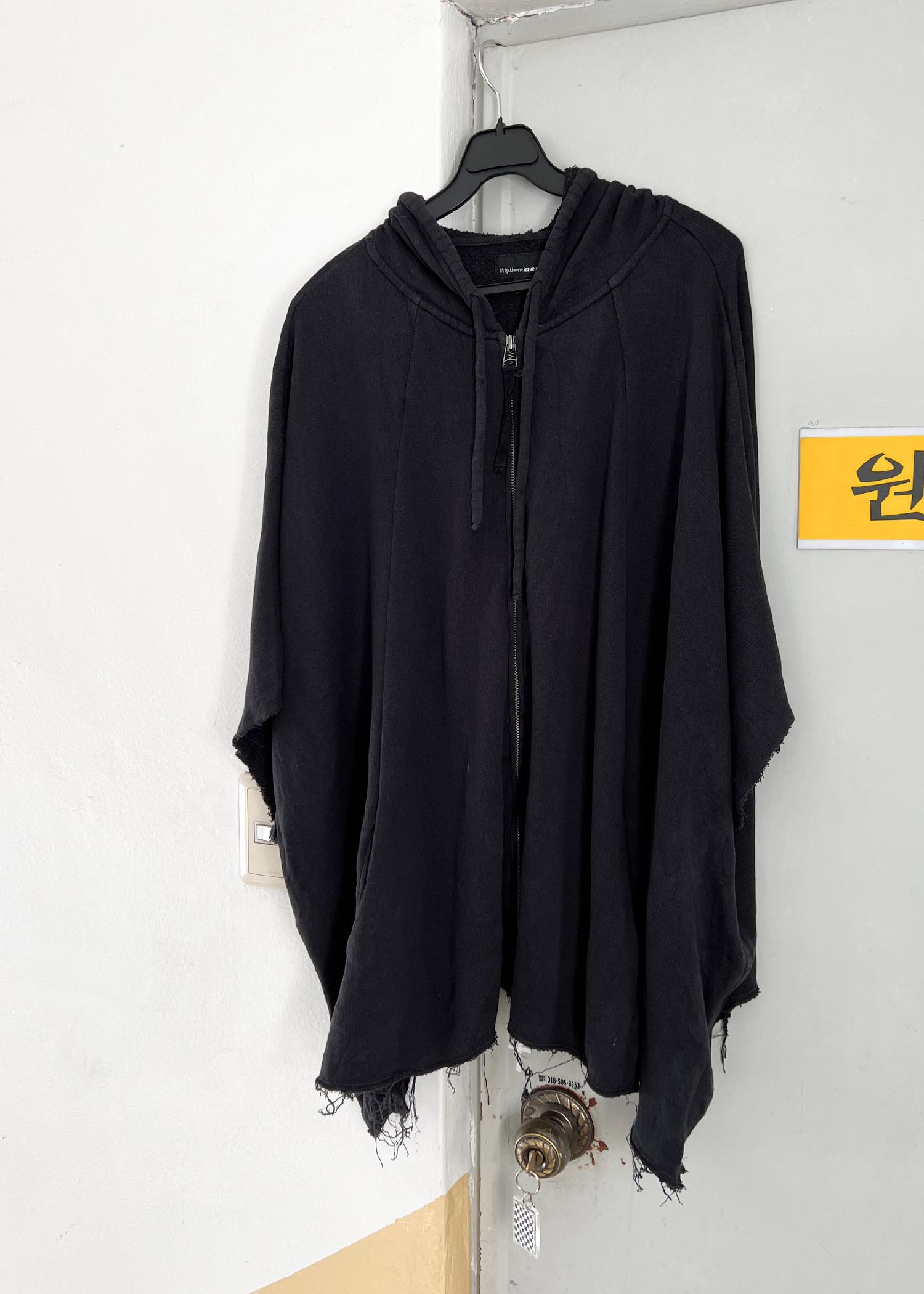 vintage gothic sleeveless zip-up hoodie