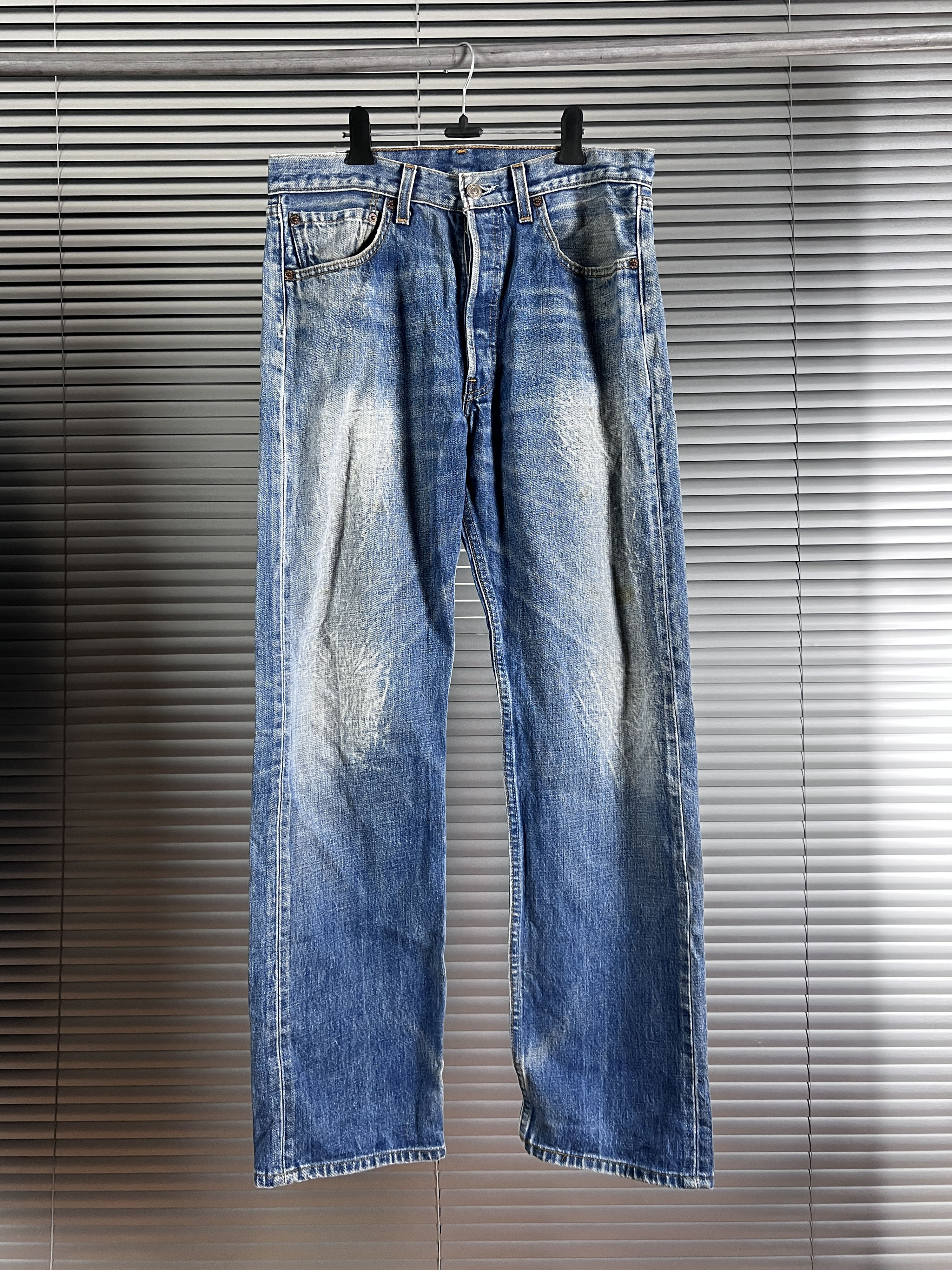 90s Levis 501 jean ( made in USA )