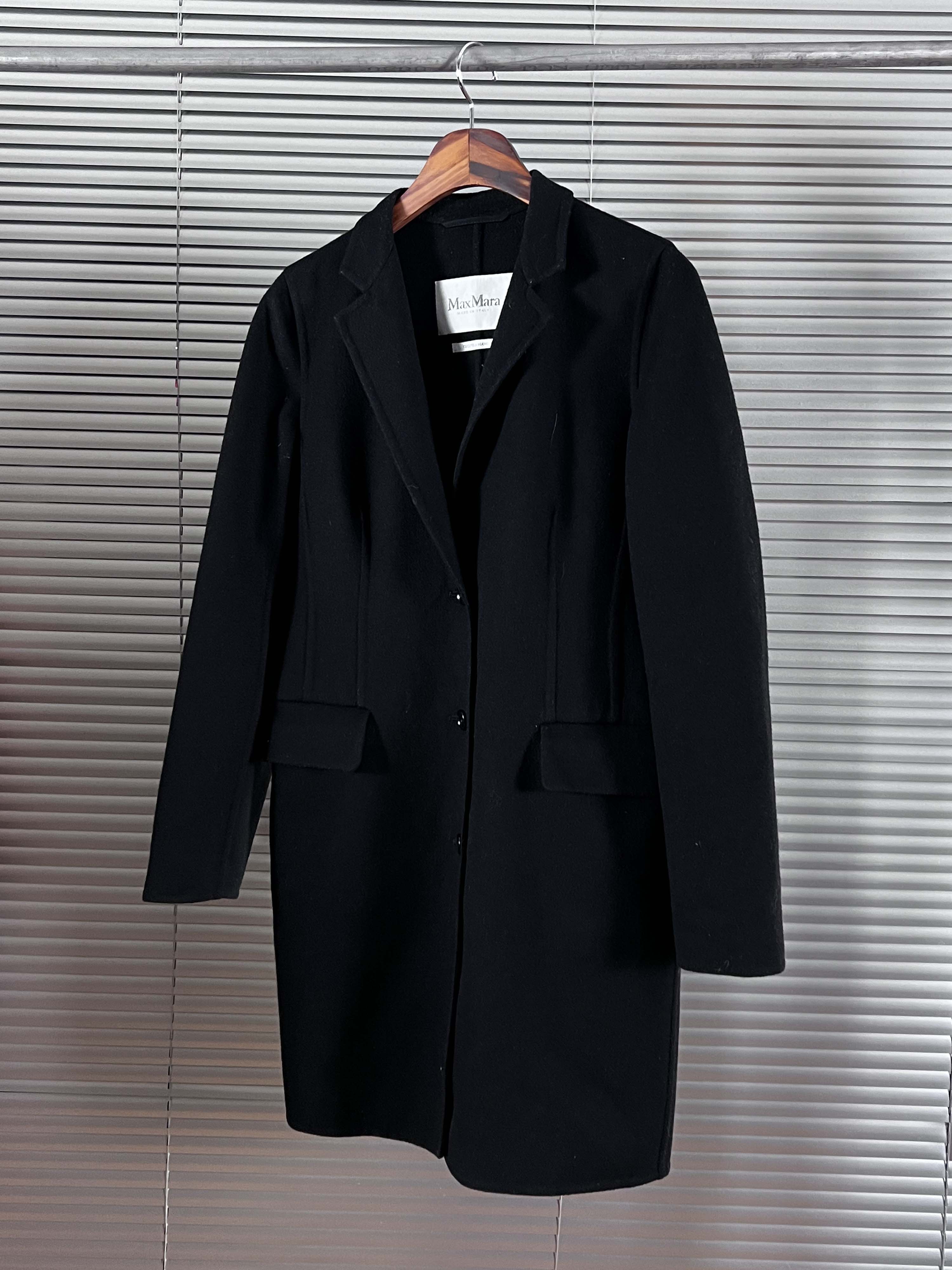 Max Mara single coat ( wool , angora , cashmere blend )